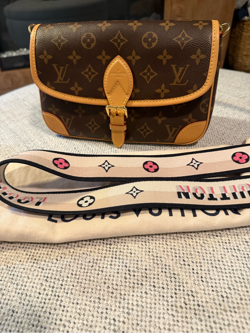 Authentic Louis Vuitton Monogram Diane satchel